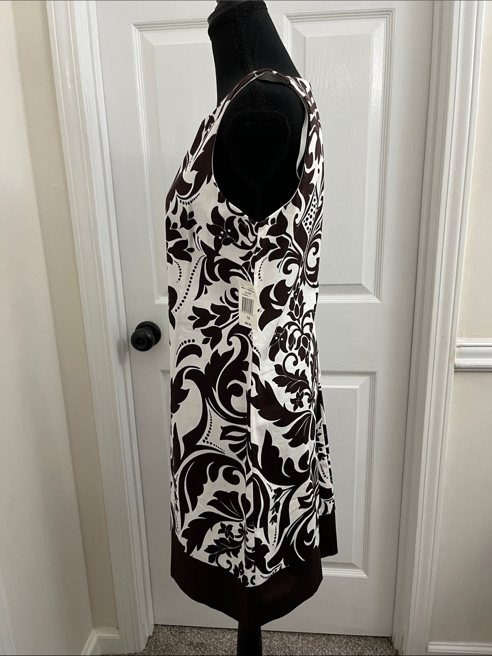 B. Smart White Midi Dress with Brown Baroque Print - Picture 3 of 5